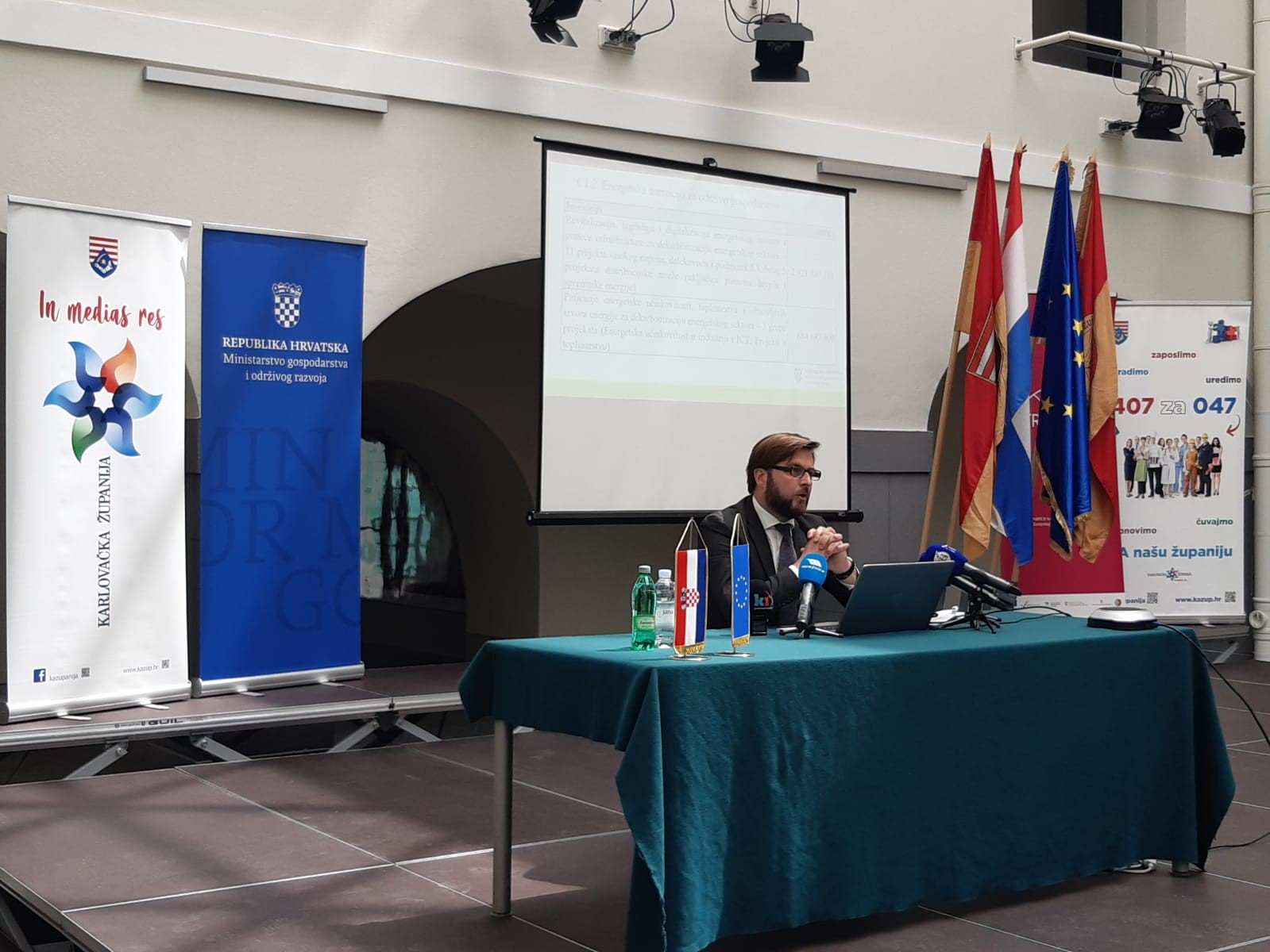 Slika /slike/Vijesti/2021/Ministar Ćorić Karlovac 4.jpg